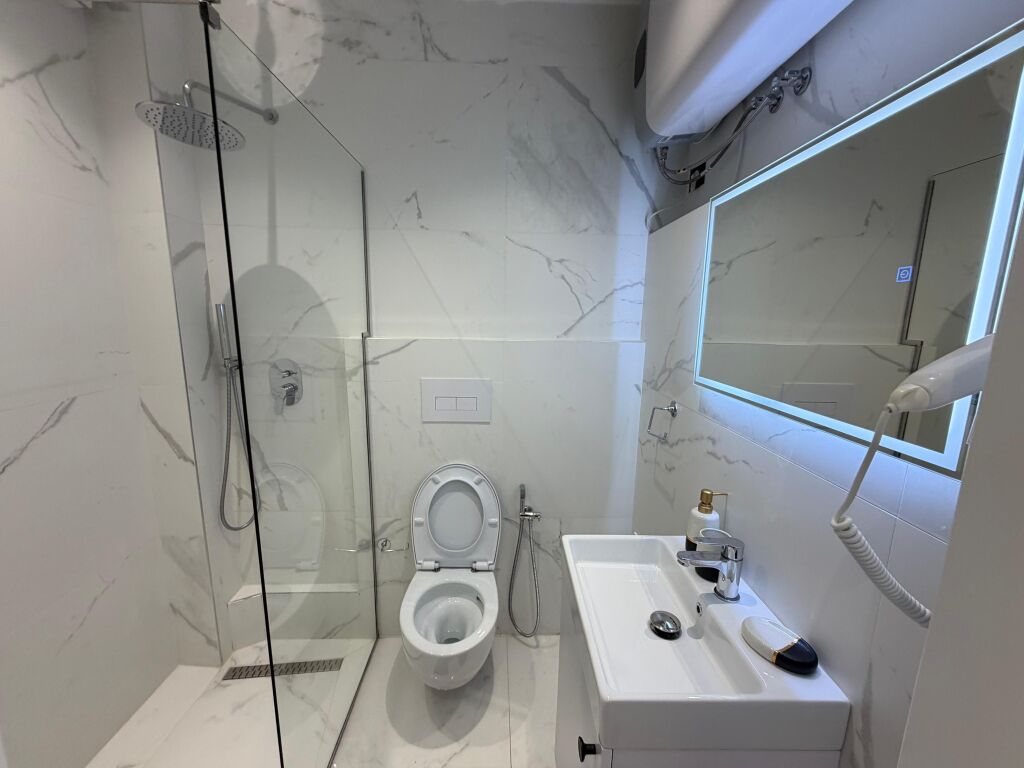 🏠Shiten 2 studio te Selvia 📍rruga Siri Kodra , pallat i ri✨