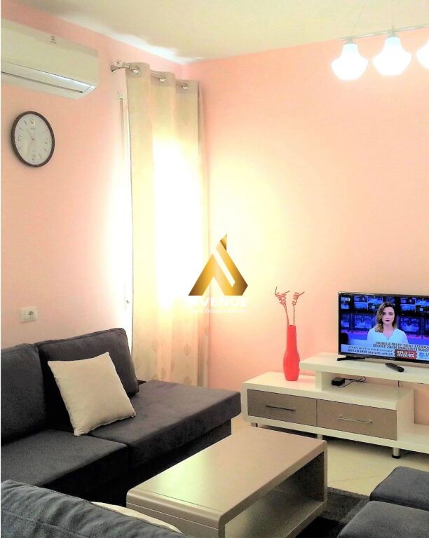 🏠 APARTAMENT 1+1 ME QIRA – Zogu i Zi  Tiranë
