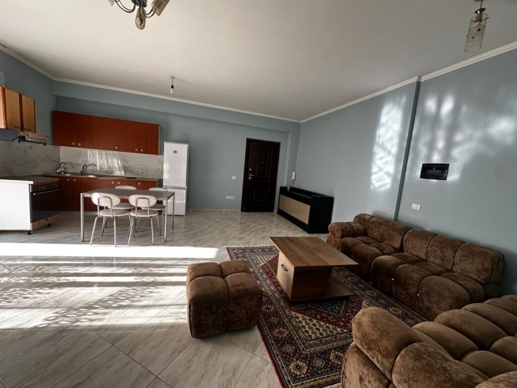 Affittasi Casa Privata 1+1 a Kodra e Priftit/ Vicino a UET+ Parcheggio