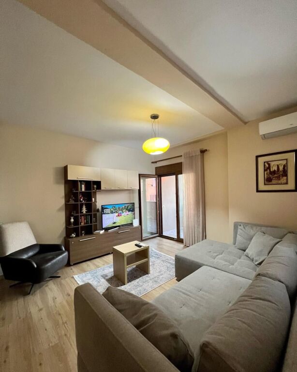 Appartamento 1+1 in affitto in Via Myslym Shyri.