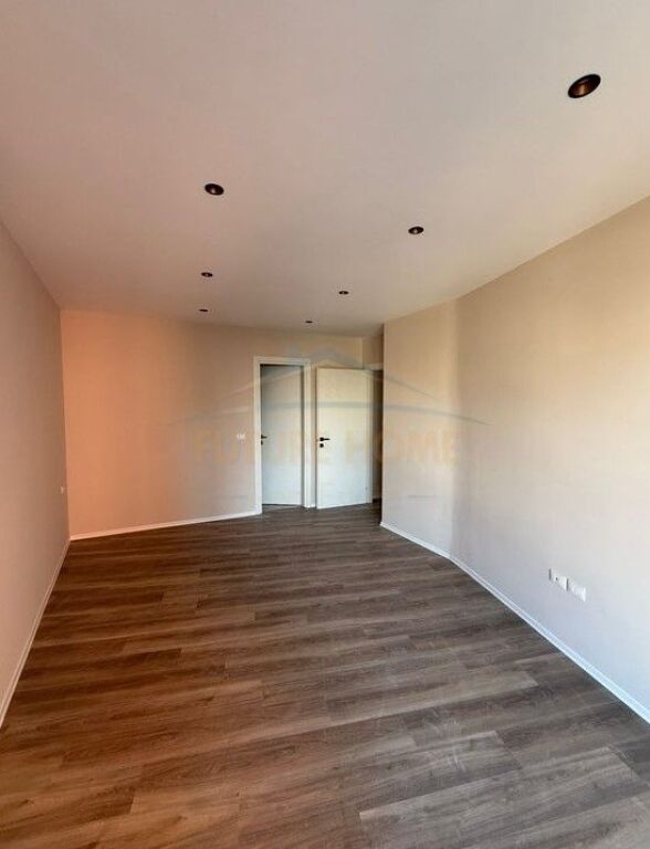 Shitet,Apartament 2+1+2,Rruga Qemal Stafa,Tirane
