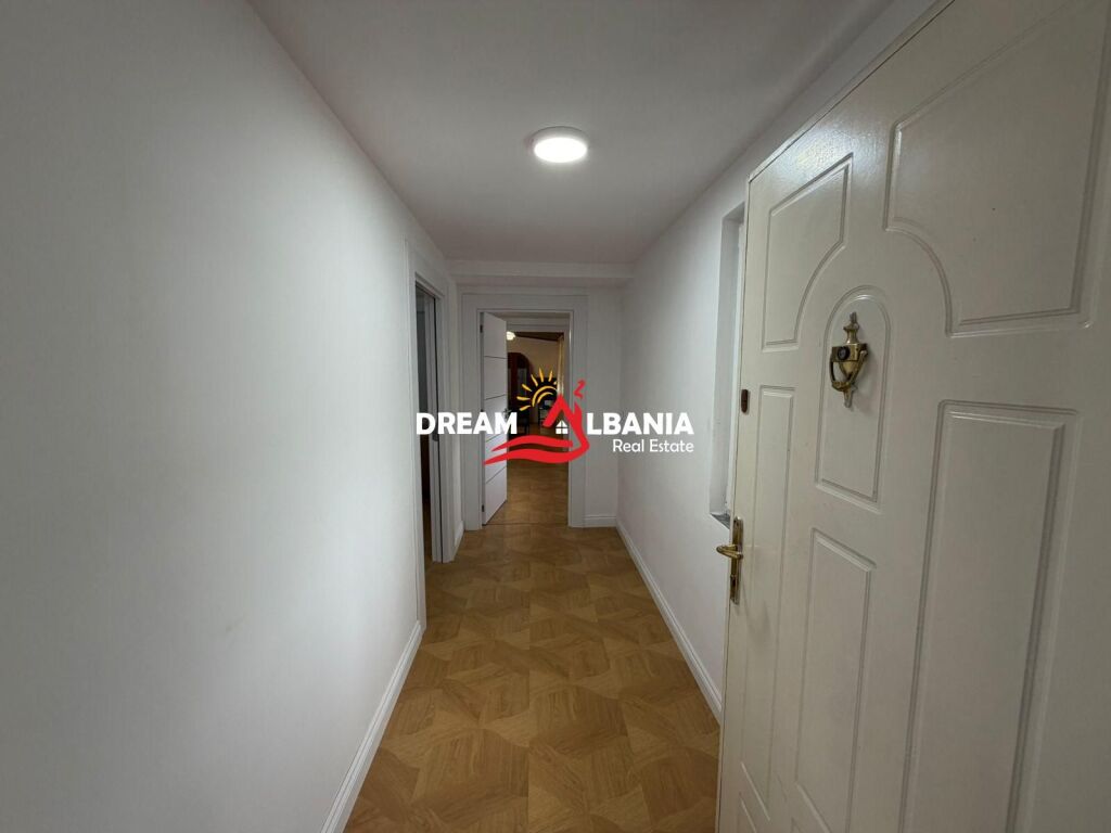 Appartamento 2+1+2 in vendita da Irfan Tomini vicino alla scuola 26 Nentori (ID 41212219)