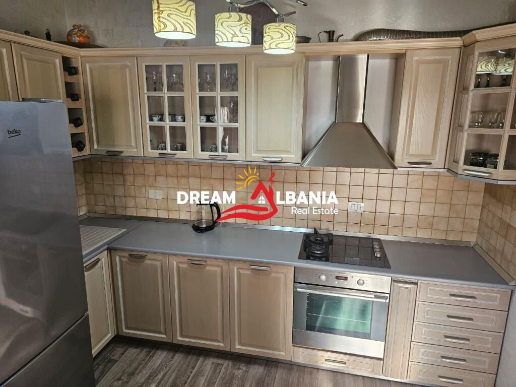 Appartamento 3+1 in affitto nel centro vicino a 9 piani Tirana (ID 4231489)