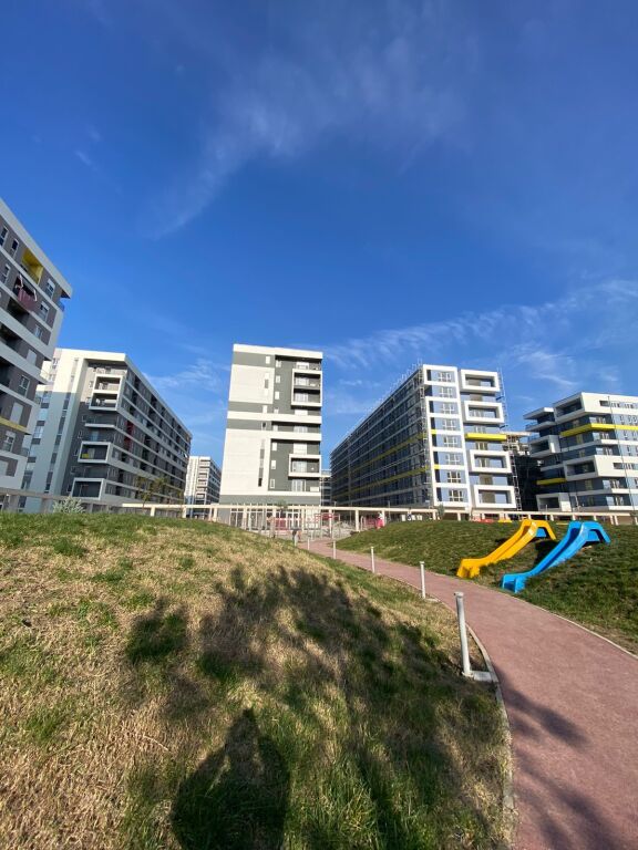 Univers City , Ap 2+1+parking per qera