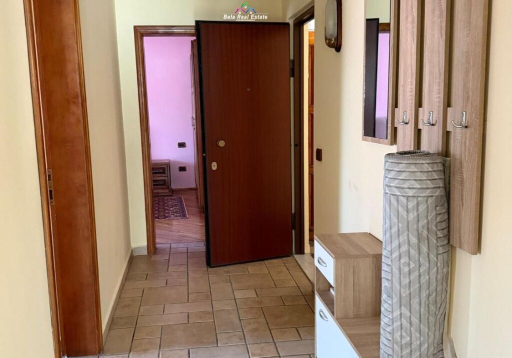 Apartament Me Qera 3+1 Ne Xhamllik (ID B23155) Tirane