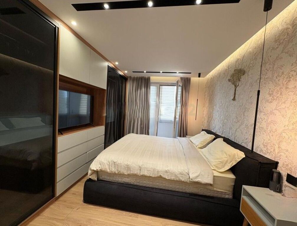 Jepet me qira apartament 2+1+2 tek Shallvaret!
