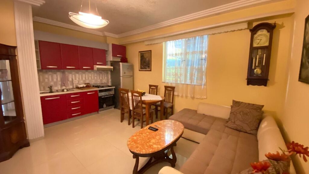 JEPET ME QERA: Apartament 1+1 – Kompleksi Halili, Tiranë