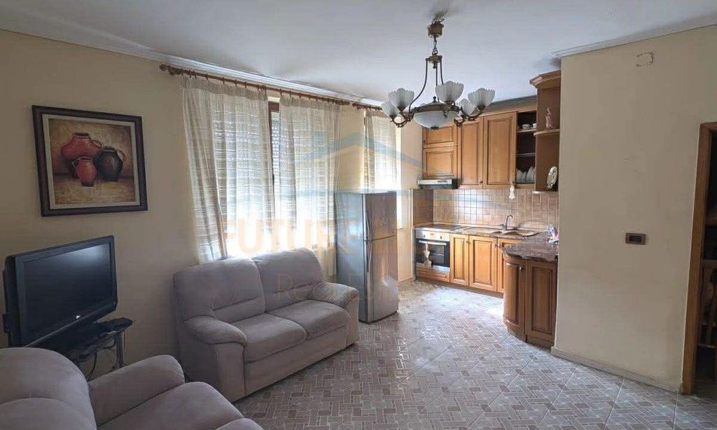 In vendita, Appartamento 2+1, Via Muhamet Gjollesha, Tirana