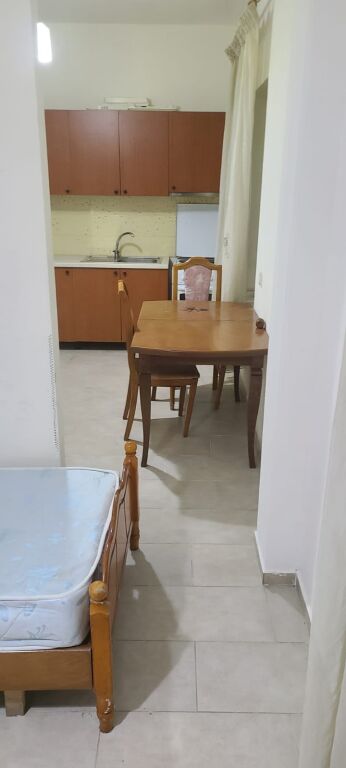 APARTAMENT 1+1 ME QERA TE TREGU ELEKTRIK