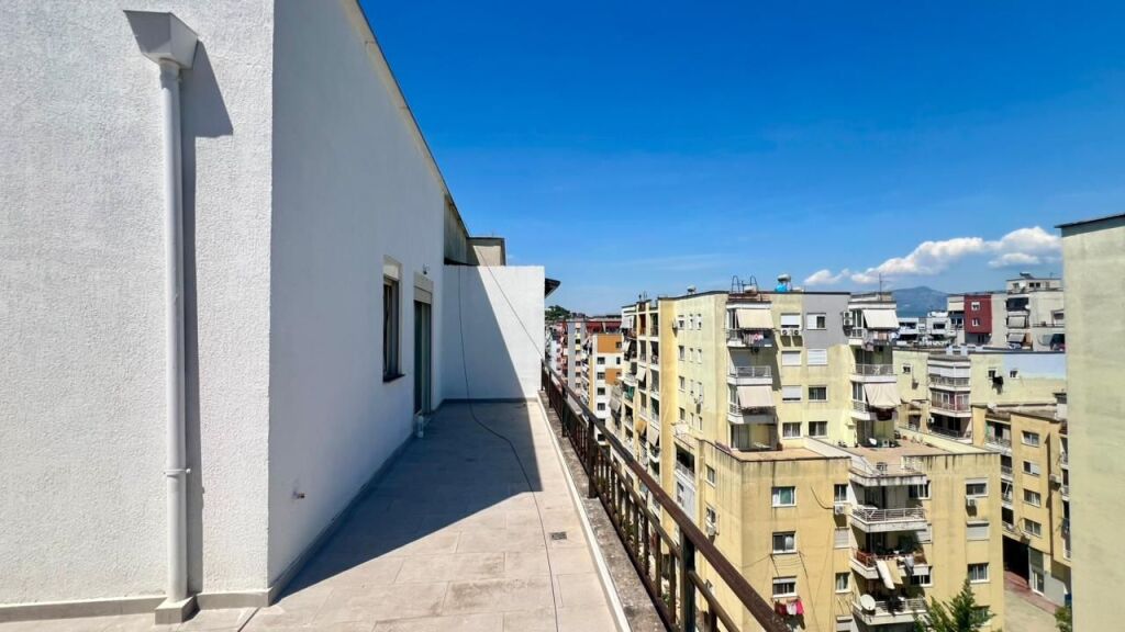 🏠ATTICO IN VENDITA: 2+1+2wc (172m²)  📍 Yzberisht 🔥  989€/m2  🔥  OCCASIONE PAZZESCA   -  139,500€ - Palazzo V.2016  ( Vicino a k. Cabej)