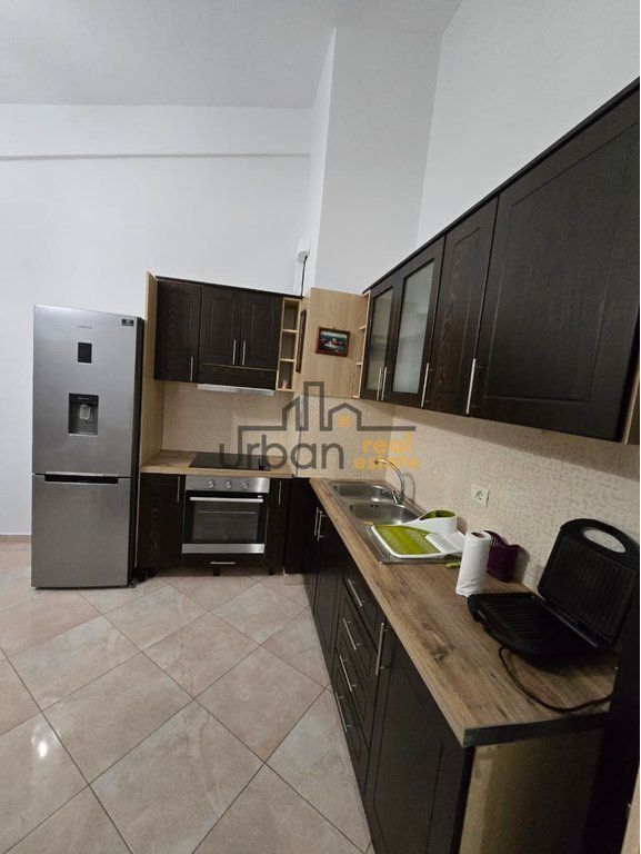 Qera, Apartament 1+1, Fresku, Tiranë - 350€ | 61 m²