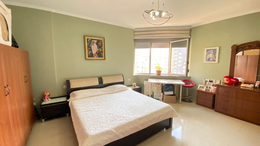 JEPET ME QERA: Apartament 1+1 – Kompleksi Halili, Tiranë