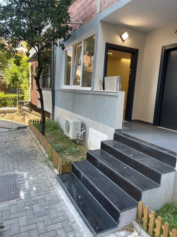 Jepet me qera Zyra Open Space tek Ambasada Amerikane / Rr. Elbasanit