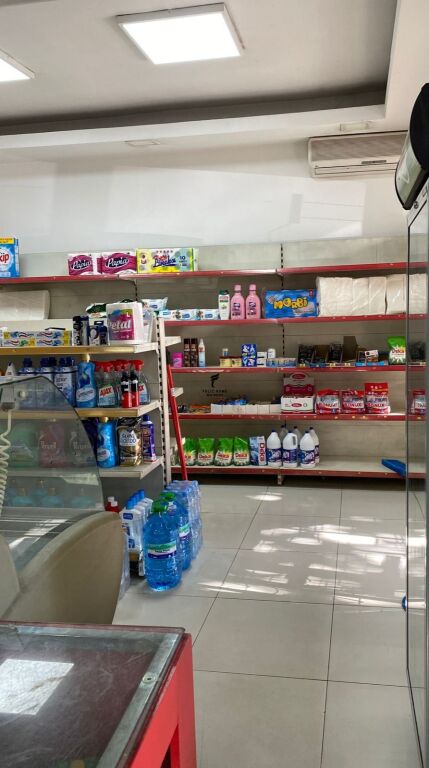 SHOP FOR RENT 70 M3 VASIL SHANTO 180,000 LEKE FH-71679
