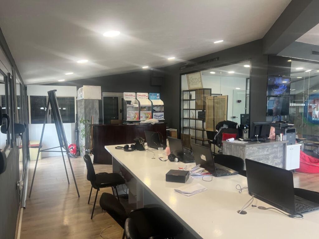 🏢✨ Jepet me Qira Ambient Zyrash – Ish Tregu Elektrik, Tiranë ✨🏢