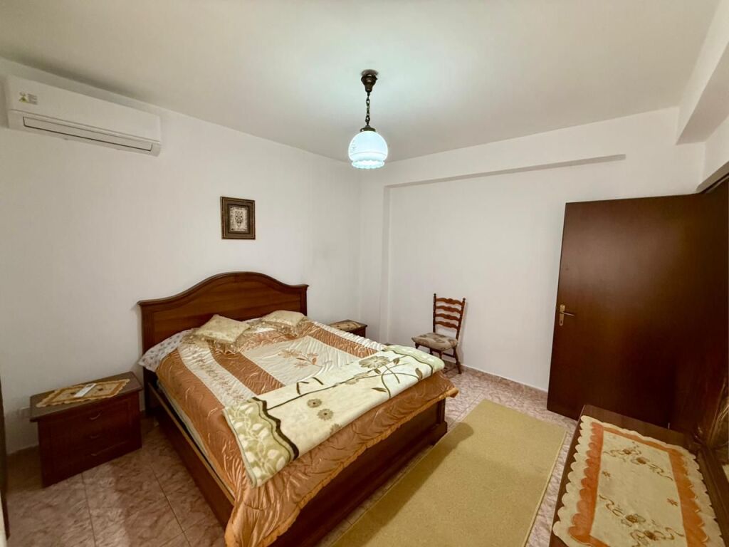 📣 QERA Apartament 2+1+2 Me Ballkon 📍 Ish Blloku, Tirane ✨ 💶 Cmimi 90.000 Leke/Muaj