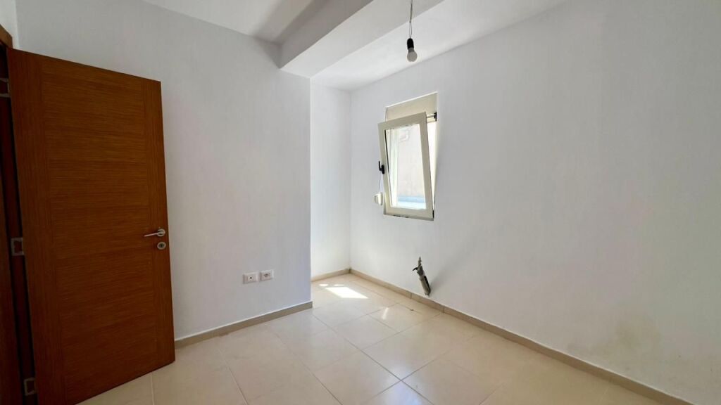 🏠ATTICO IN VENDITA: 2+1+2wc (172m²)  📍 Yzberisht 🔥  989€/m2  🔥  OCCASIONE PAZZESCA   -  139,500€ - Palazzo V.2016  ( Vicino a k. Cabej)