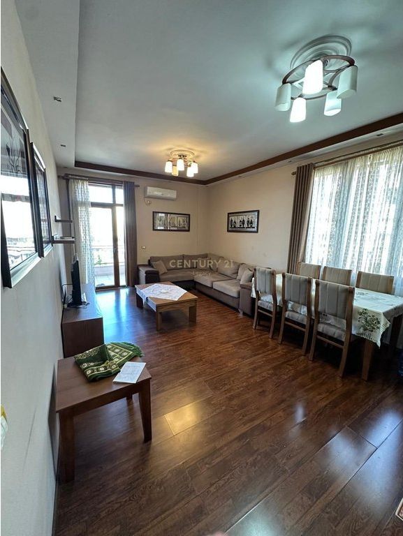 epet me qera apartament 1+1 në zonën e Freskut,