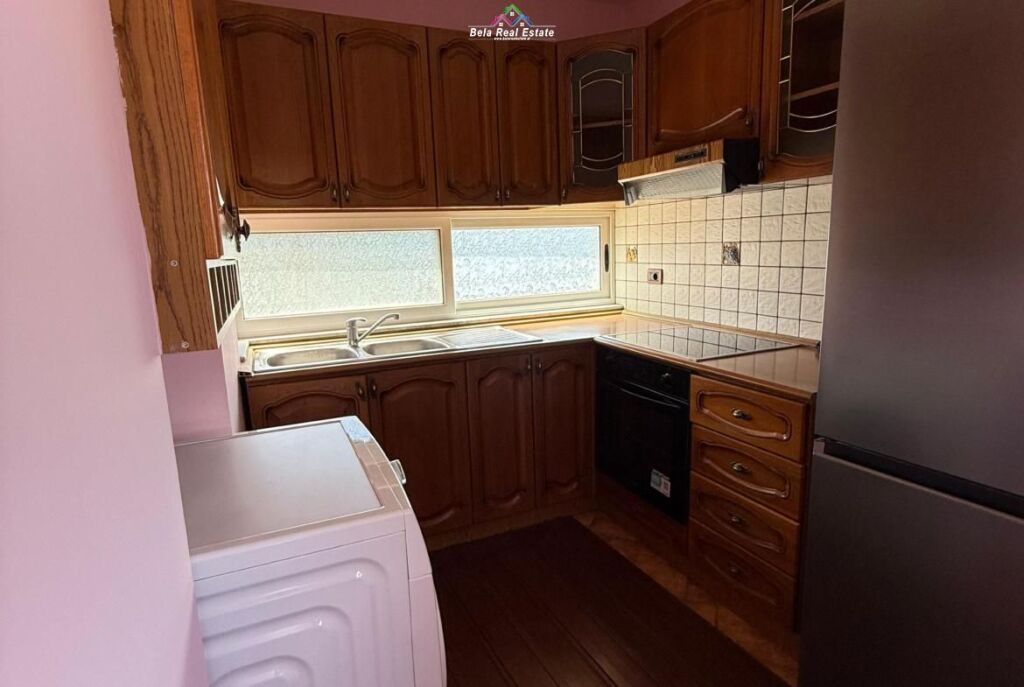 Apartament Me Qera 3+1 Ne Xhamllik (ID B23155) Tirane