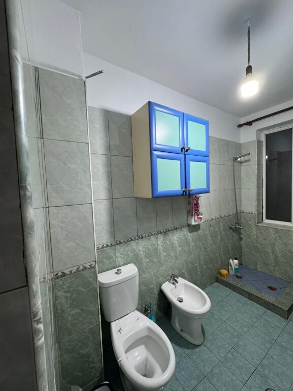 Shitet Ap 3+2+2 tualete 📌Astir, prane HARLI kafe- Cmimi 185.000 Euro
