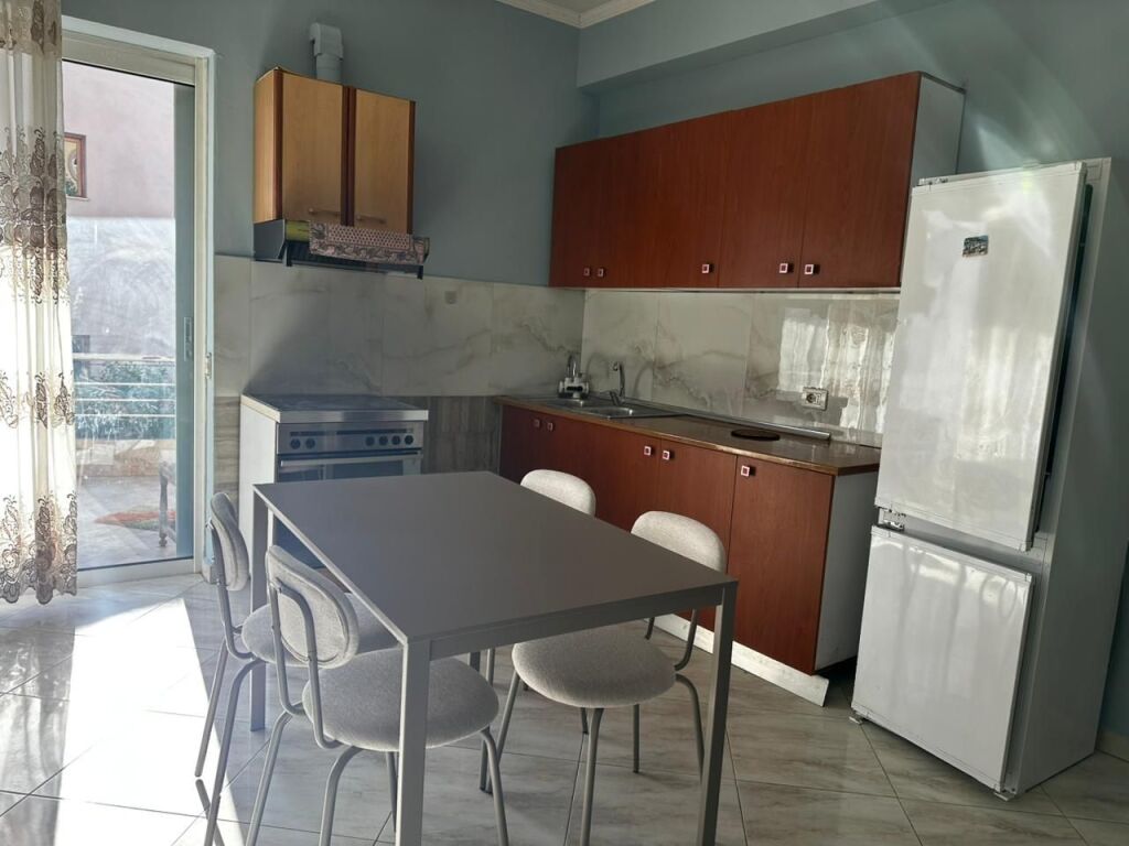 Affittasi Casa Privata 1+1 a Kodra e Priftit/ Vicino a UET+ Parcheggio