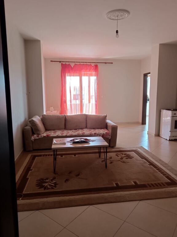 Shitet apartament 1+1 i përshtatur në 2+1 Shkozet – Durrës, pranë Urës së Dajlanit