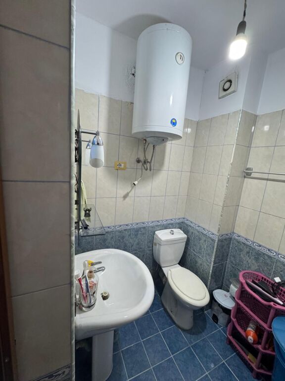 Shitet Ap 3+2+2 tualete 📌Astir, prane HARLI kafe- Cmimi 185.000 Euro