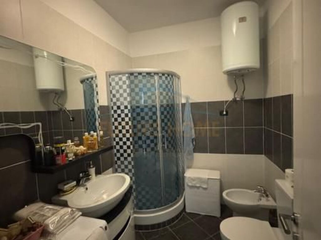 Shitet, Apartament 2+1+2, Fresk.