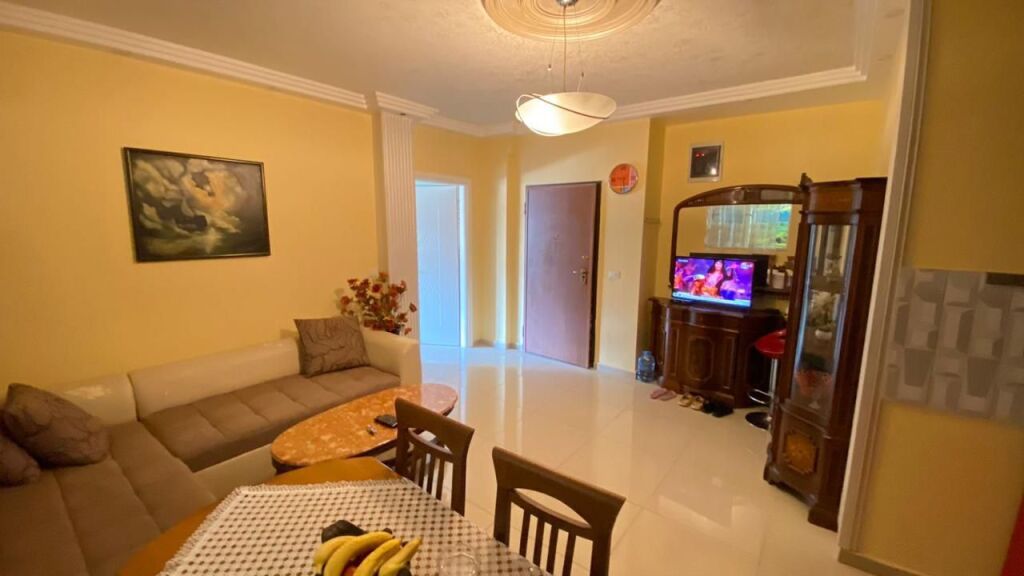 JEPET ME QERA: Apartament 1+1 – Kompleksi Halili, Tiranë