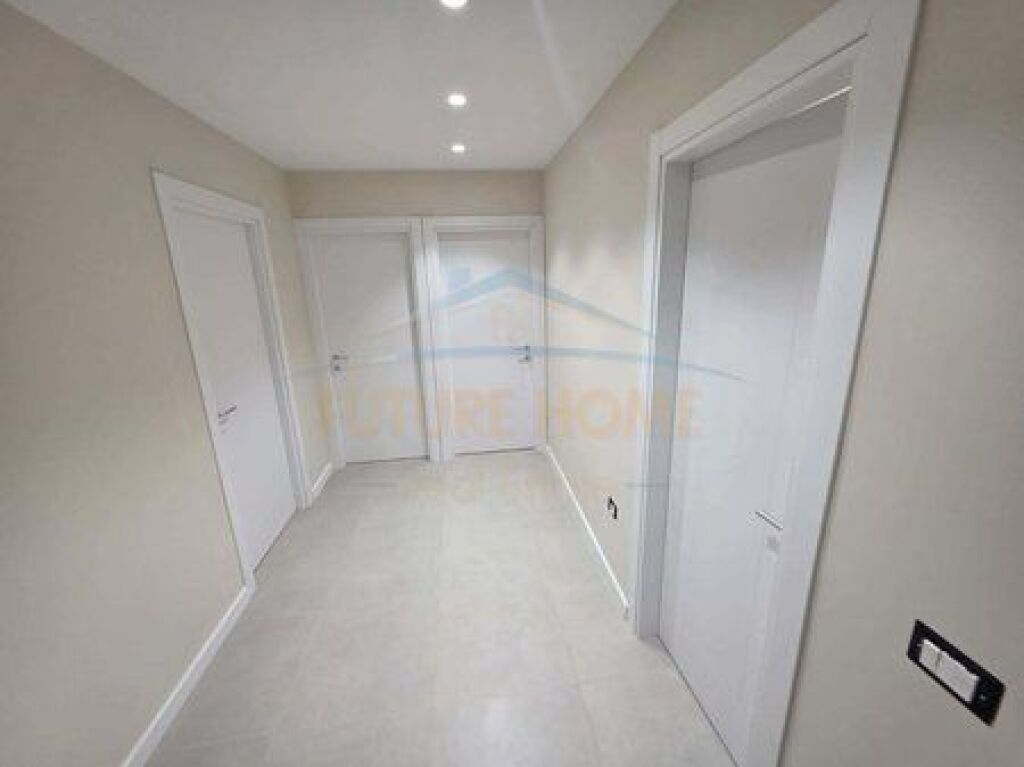 For sale, 2+1 Apartment, Oxhaku, Tirana.