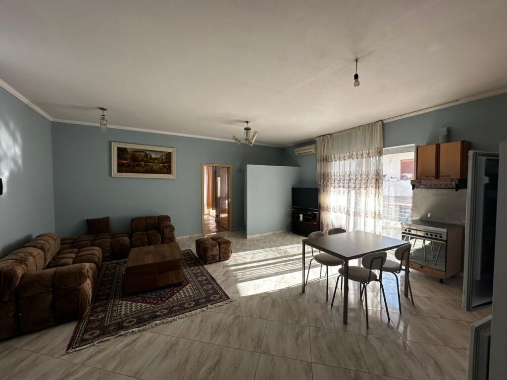 Affittasi Casa Privata 1+1 a Kodra e Priftit/ Vicino a UET+ Parcheggio