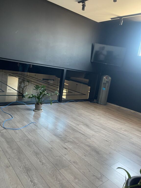 Ambiente di 280m2 in affitto nel centro, Tirana