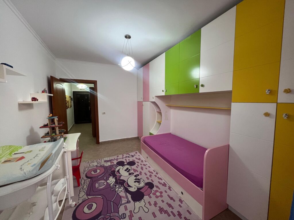 Apartment 2+1+2 balconies, Barrikadave street
