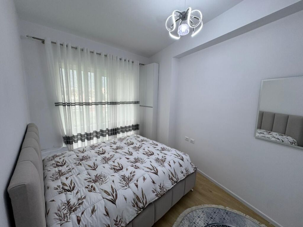 🏡 AFFITTASI APPARTAMENTO 1+1  📍 Posizione: Ali Demi, Complesso Kadiu💰 Prezzo: 40000 LEKE