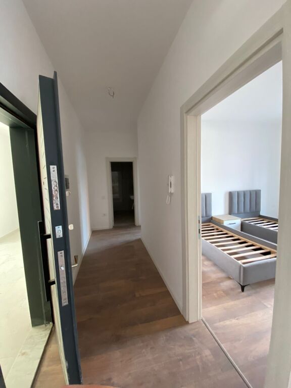 Apartament 2+1 me qera, Paskuqan