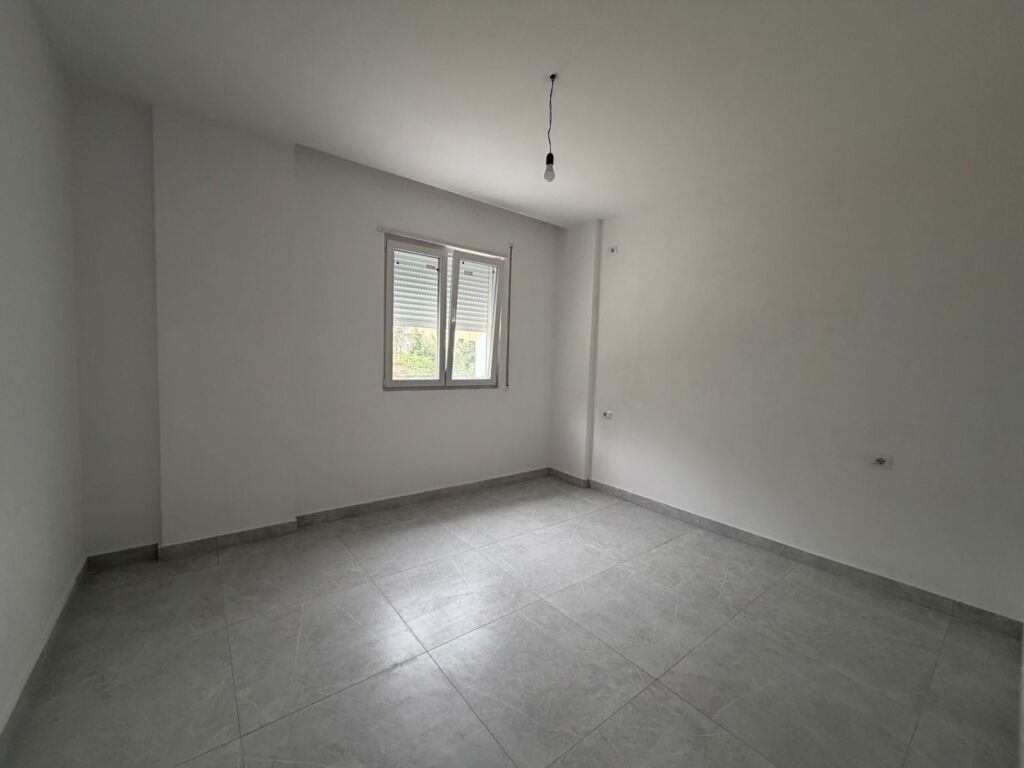 Vendesi in vendita 1+1 Shkembi Kavajes