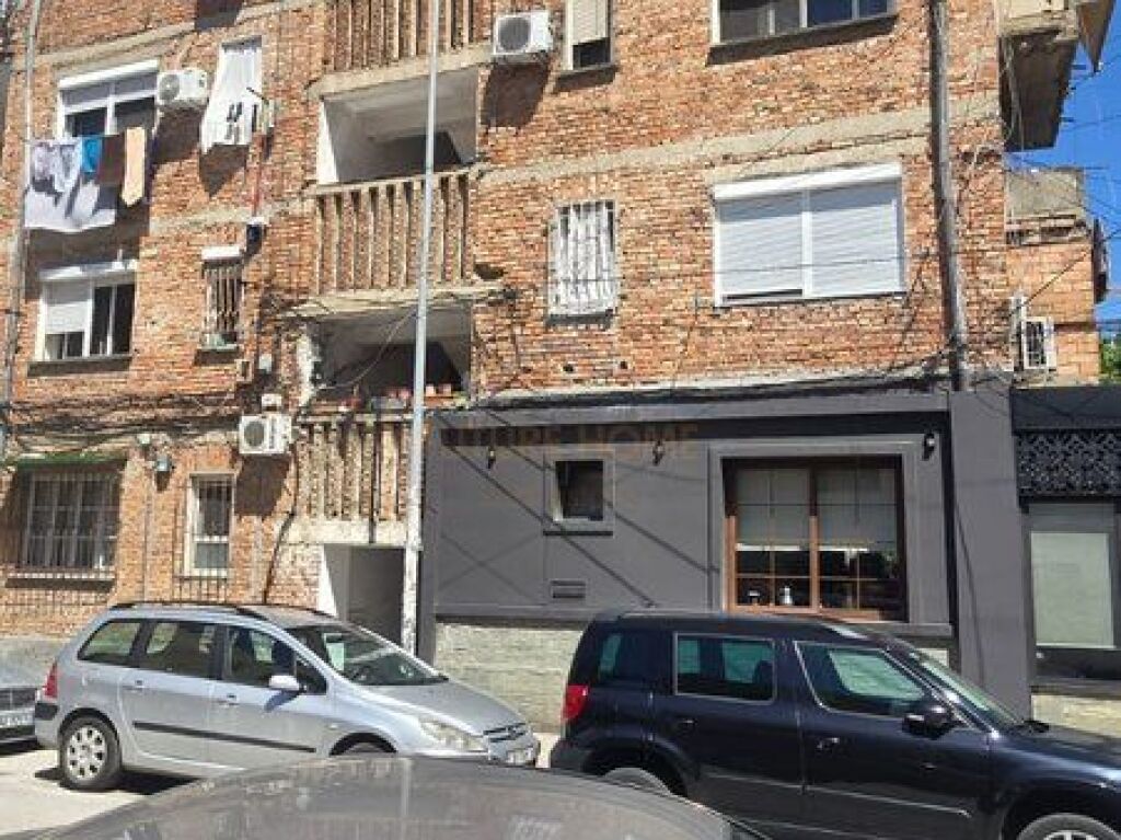 Shitet, Apartament 2+1, Myslym Shyri