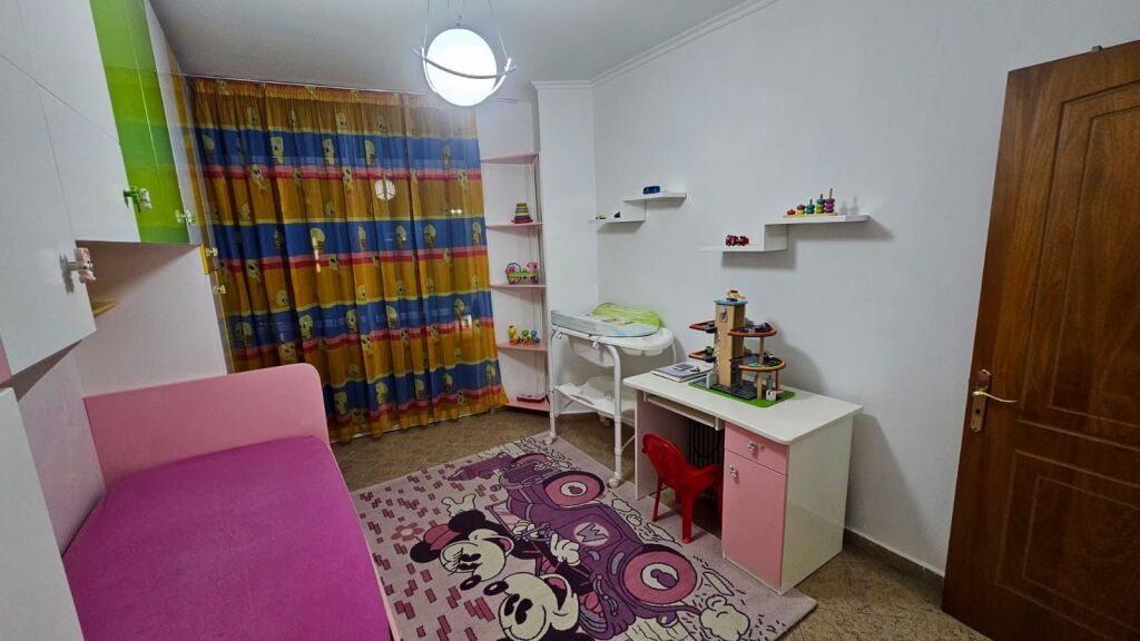 Apartment 2+1+2 balconies, Barrikadave street