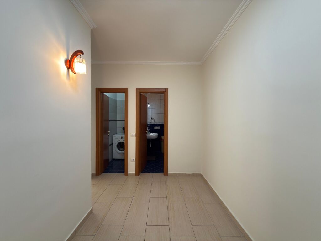 Affitto, Appartamento 2+1+2 bagni, "9 Piani", Tirana.
