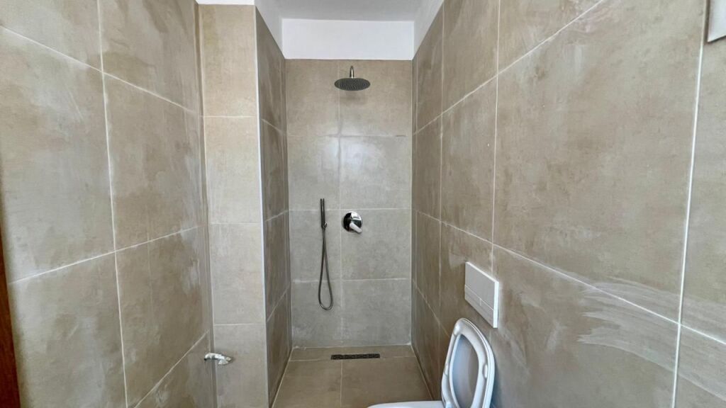 🏠ATTICO IN VENDITA: 2+1+2wc (172m²)  📍 Yzberisht 🔥  989€/m2  🔥  OCCASIONE PAZZESCA   -  139,500€ - Palazzo V.2016  ( Vicino a k. Cabej)