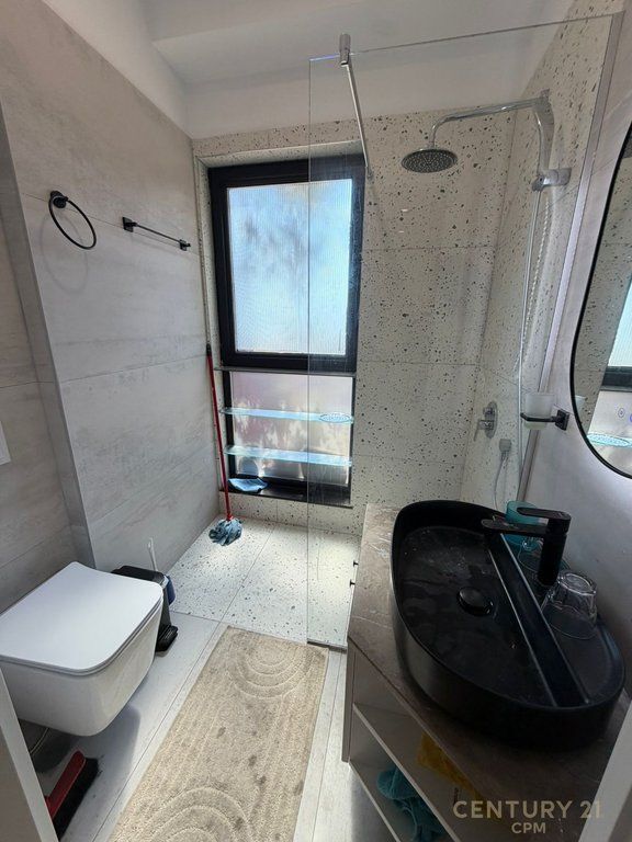 JEPET ME QIRA APARTAMENT 1+1 TEK TIRANA GARDEN BUILDING!