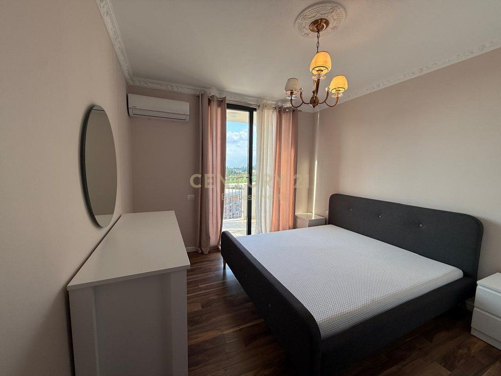 Appartamento 2+1+2 con 2 balconi in vendita presso Oasis Lake Residence, vicino al Lago Artificiale.