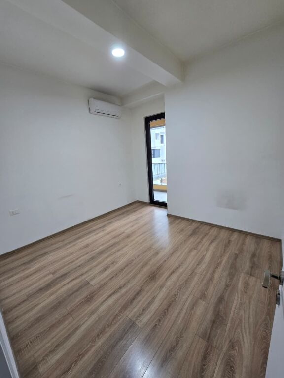 AMBIENT PER ZYRE ME QIRA TE SQUARE 21