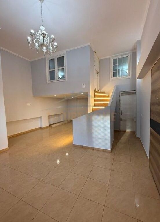 In vendita, Duplex, Via "Shefqet Kuka", Fresk
