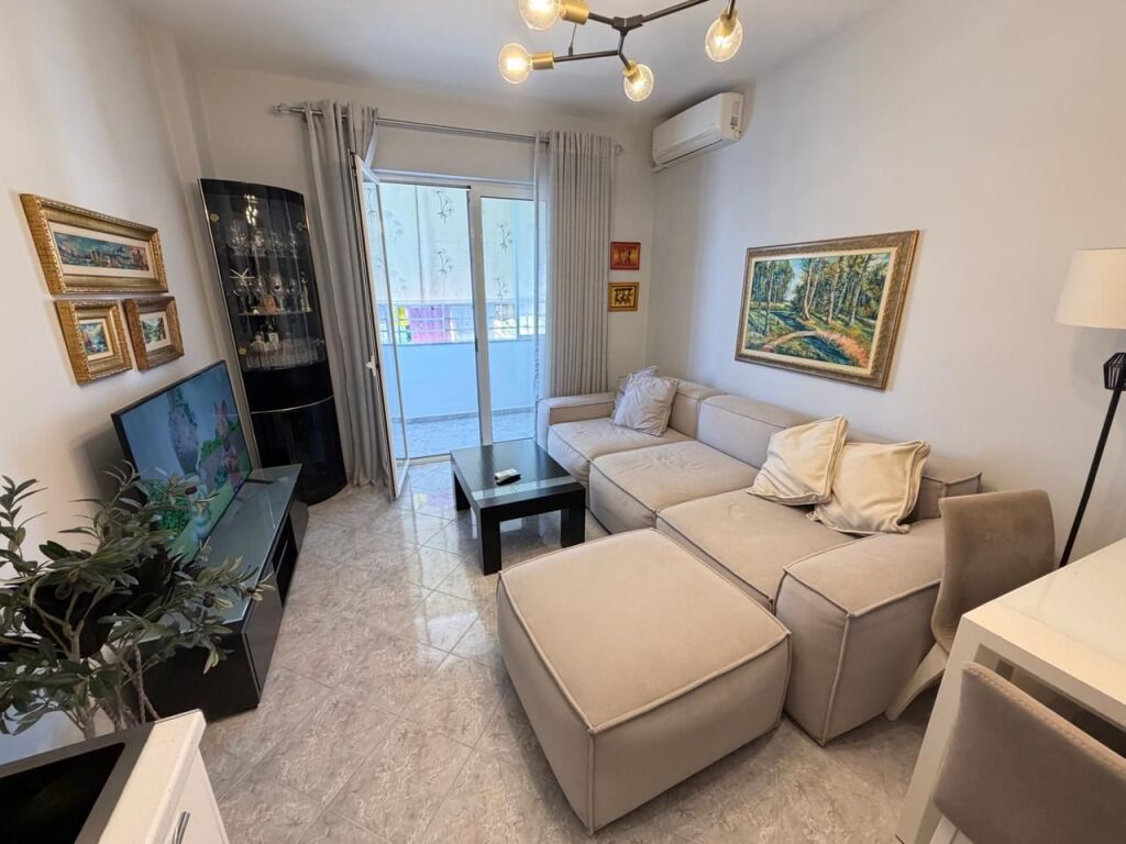 🏡 Appartamento 2+1 in affitto 📍 Via Vaqëz Zela, ex-Parco degli Autobus💶 Prezzo: 500€ / mese