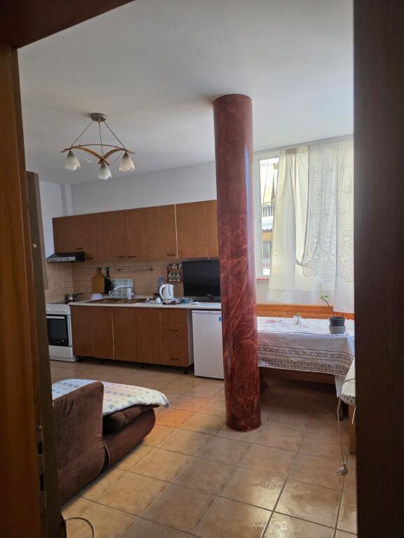 Apartament me qera 1+1 - 📍Statcioni trenit, mbrapa FSHN, rruga Hamit Shijaku