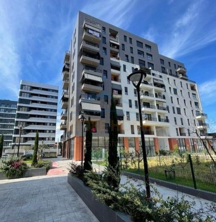 Shitet, Apartament 2+1+2, Trio Towers, Don Bosko,Perballe gjykates administrative.
