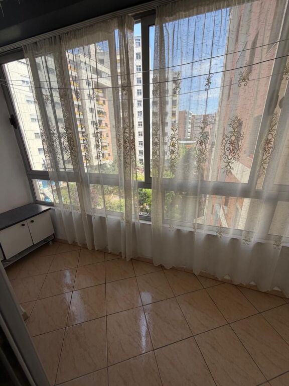 For Rent_AP 1+1_Building with Arrow