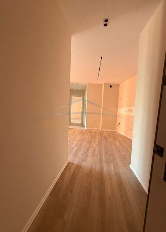 Shitet,Apartament 2+1+2,Rruga Qemal Stafa,Tirane