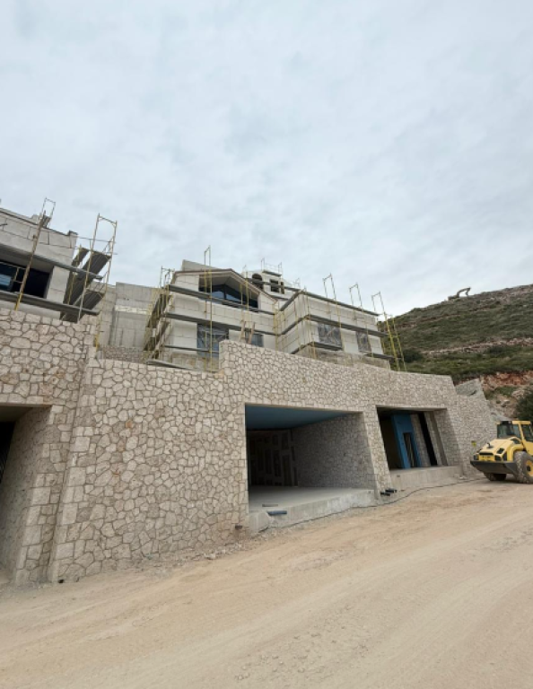 🌴 Premium Villa with Pool for Sale – Folie Village, Jalë
